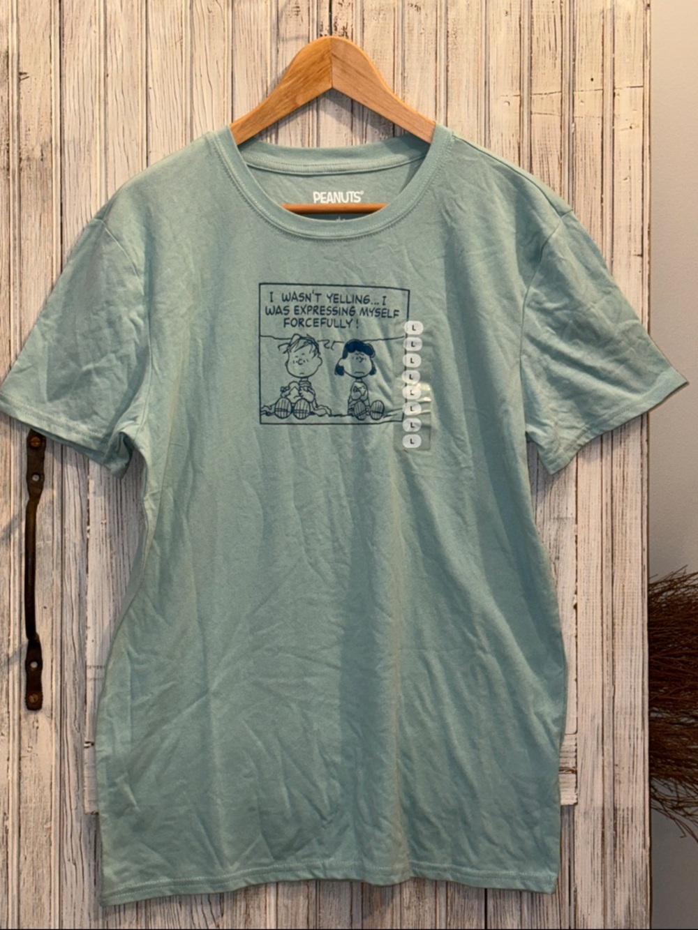 Peanuts Graphic T-Shirt Size L NWT - Picture 3 of 9